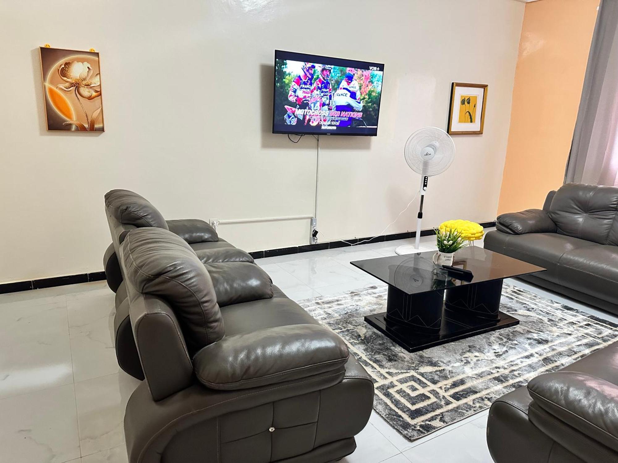 Residences Primis Thies - Appartements Et Chambres Ngoại thất bức ảnh