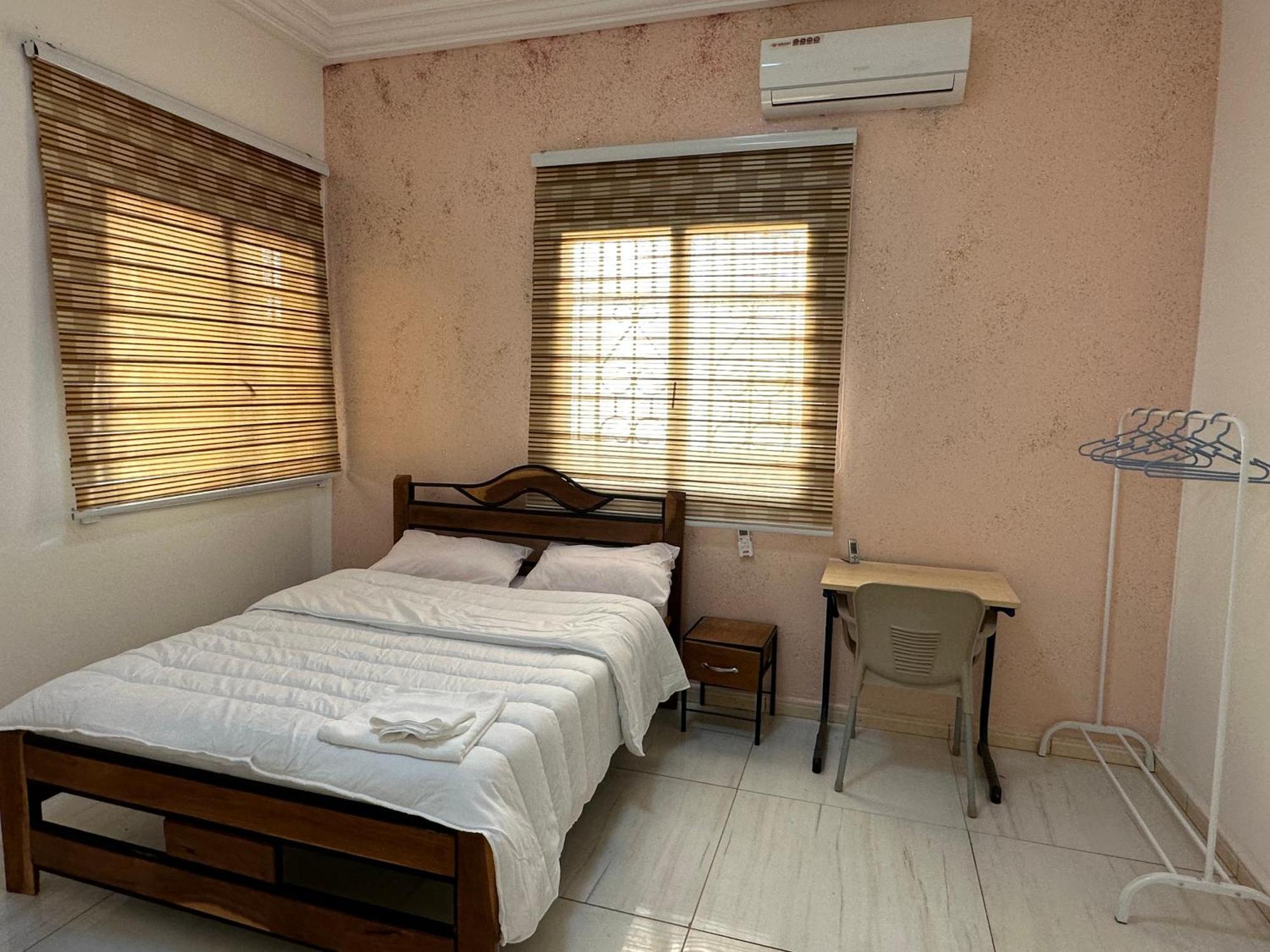 Residences Primis Thies - Appartements Et Chambres Ngoại thất bức ảnh